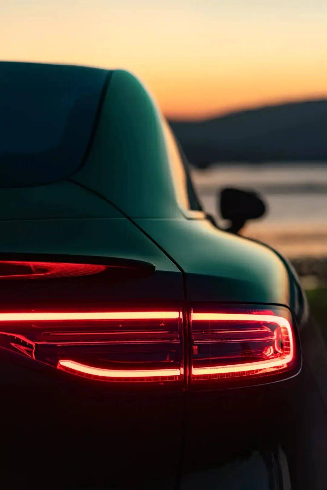 華為乾崑智駕,零重力座椅+空懸,豪華舒適再升級!