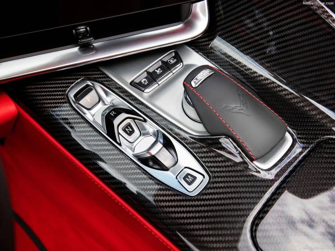 上千臺老款克爾維特Z06砸手里,只能給新款與更強的ZR1X讓位