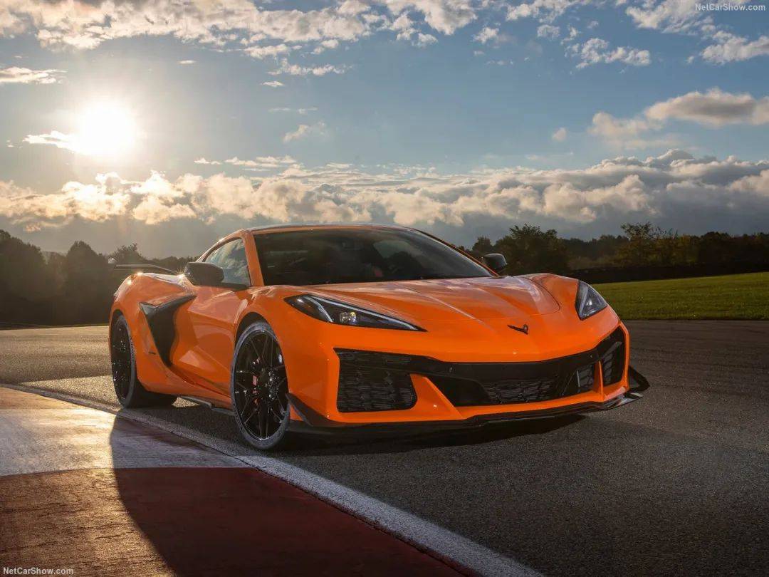 上千臺老款克爾維特Z06砸手里,只能給新款與更強的ZR1X讓位