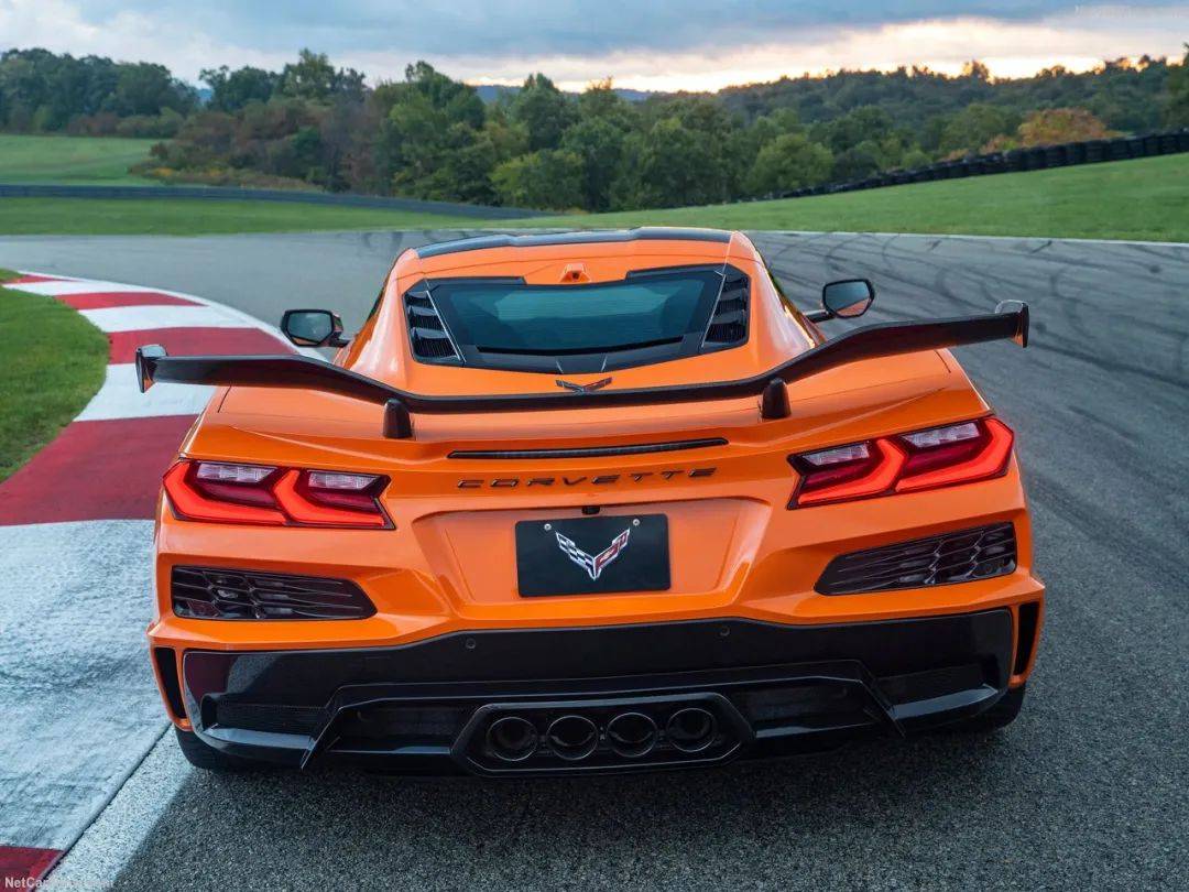 上千臺老款克爾維特Z06砸手里,只能給新款與更強的ZR1X讓位