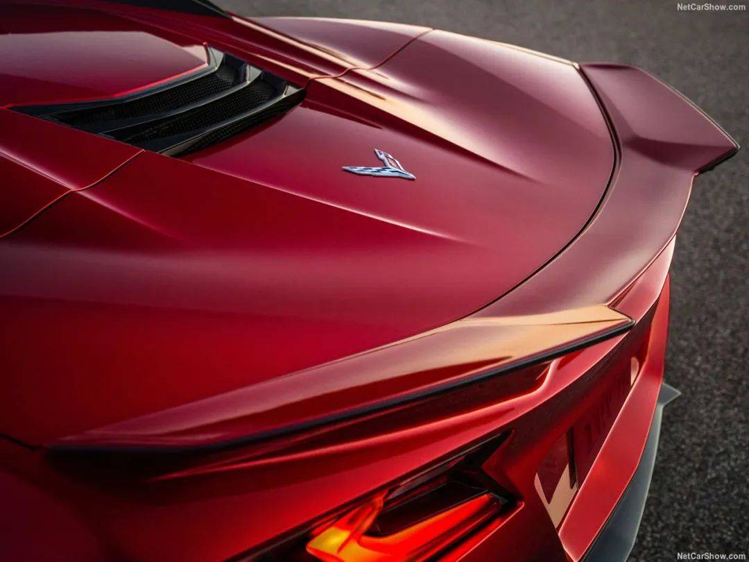 上千臺老款克爾維特Z06砸手里,只能給新款與更強的ZR1X讓位