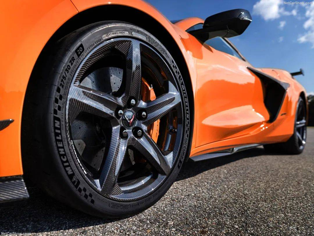 上千臺老款克爾維特Z06砸手里,只能給新款與更強的ZR1X讓位