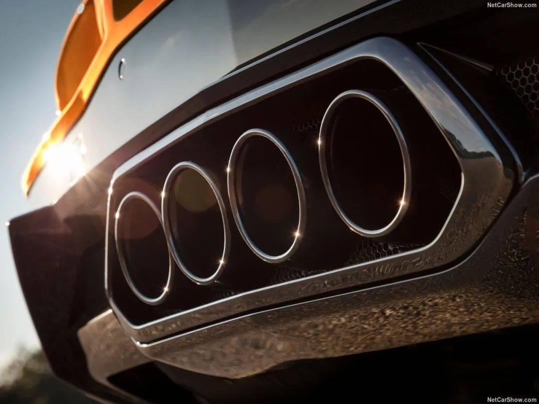 上千臺老款克爾維特Z06砸手里,只能給新款與更強的ZR1X讓位