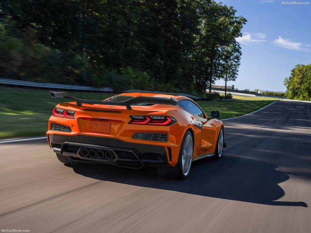 上千臺老款克爾維特Z06砸手里,只能給新款與更強的ZR1X讓位