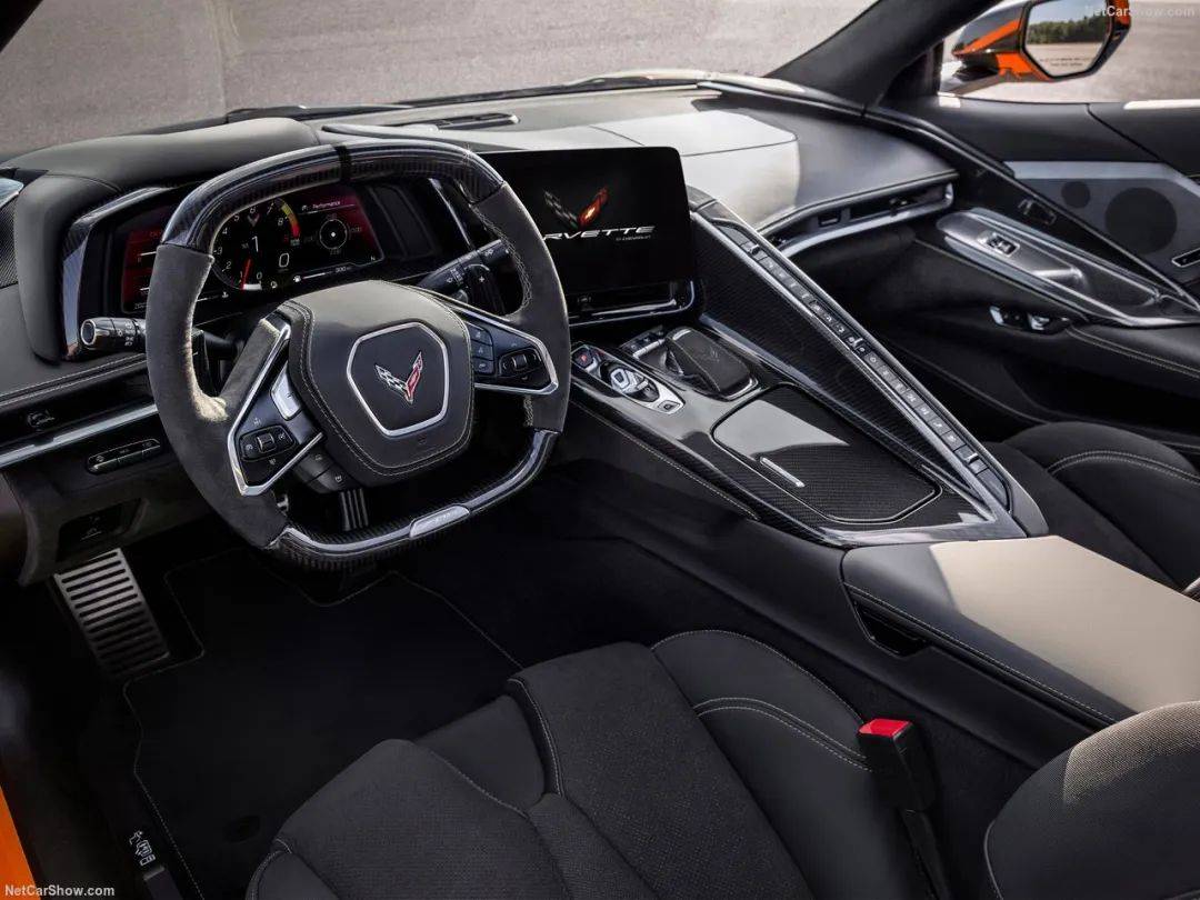 上千臺老款克爾維特Z06砸手里,只能給新款與更強的ZR1X讓位