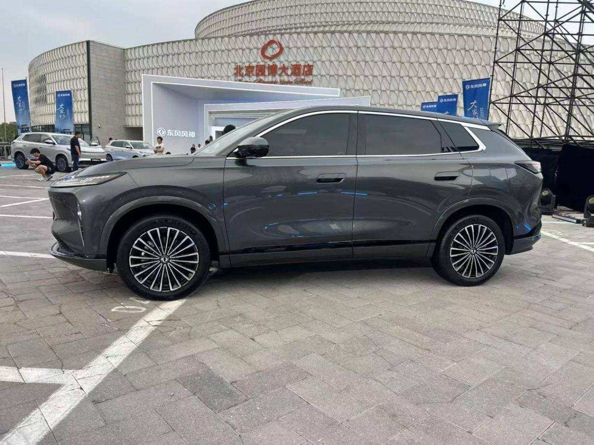 東風風神L8預售價12.99萬起:舒適牌能否撼動混動SUV市場格局?