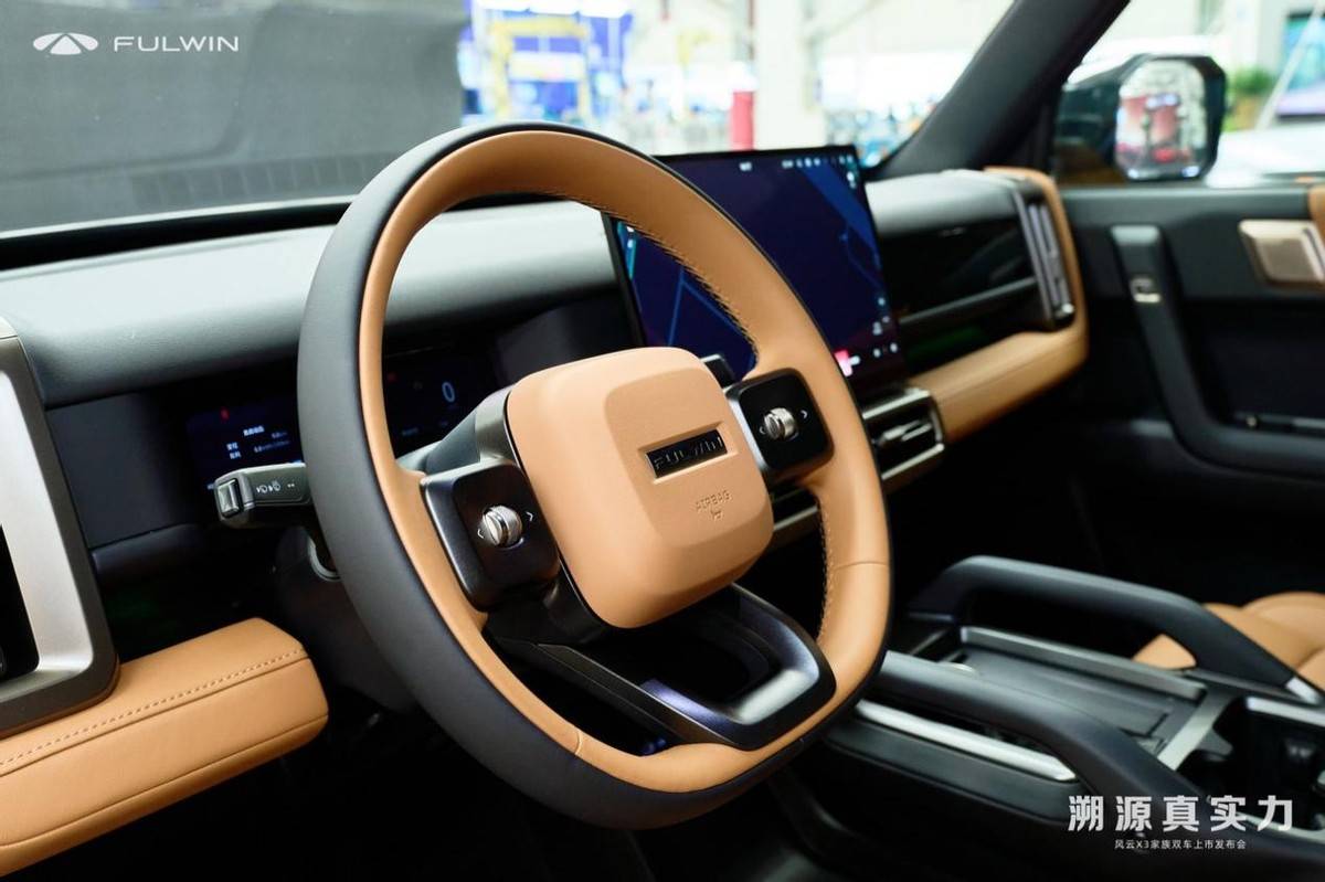 8.99萬元,把百萬級全鋁“方盒子”開回家:中國年輕人第一臺“陸地頭等艙”來了