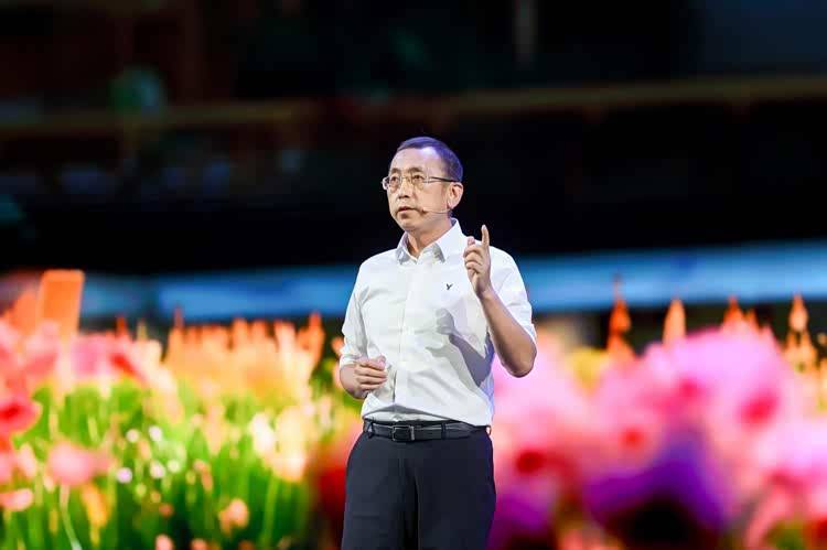 20萬級純電SUV“卷王”來了!全新嵐圖知音正式上市,起步即滿配