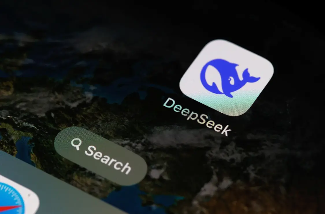 消息稱DeepSeek四季度發布新一代模型:聚焦智能體,梁文鋒督戰 圖注:DeepSeek