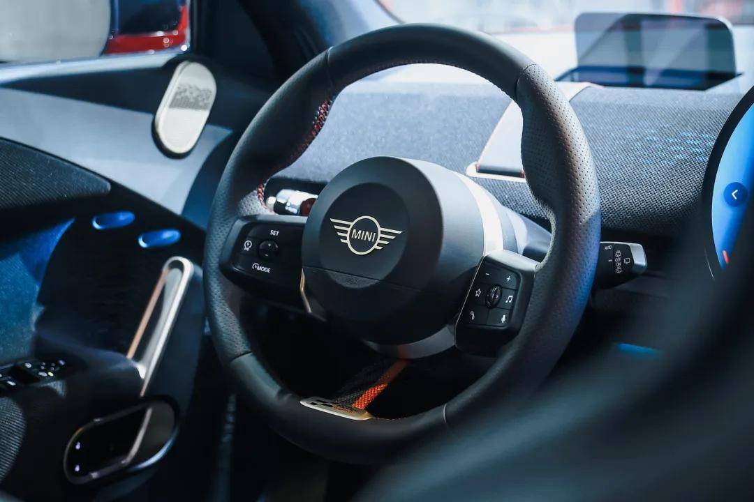 試駕MINI ACEMAN:“過去時”與“現在時”的經典融合