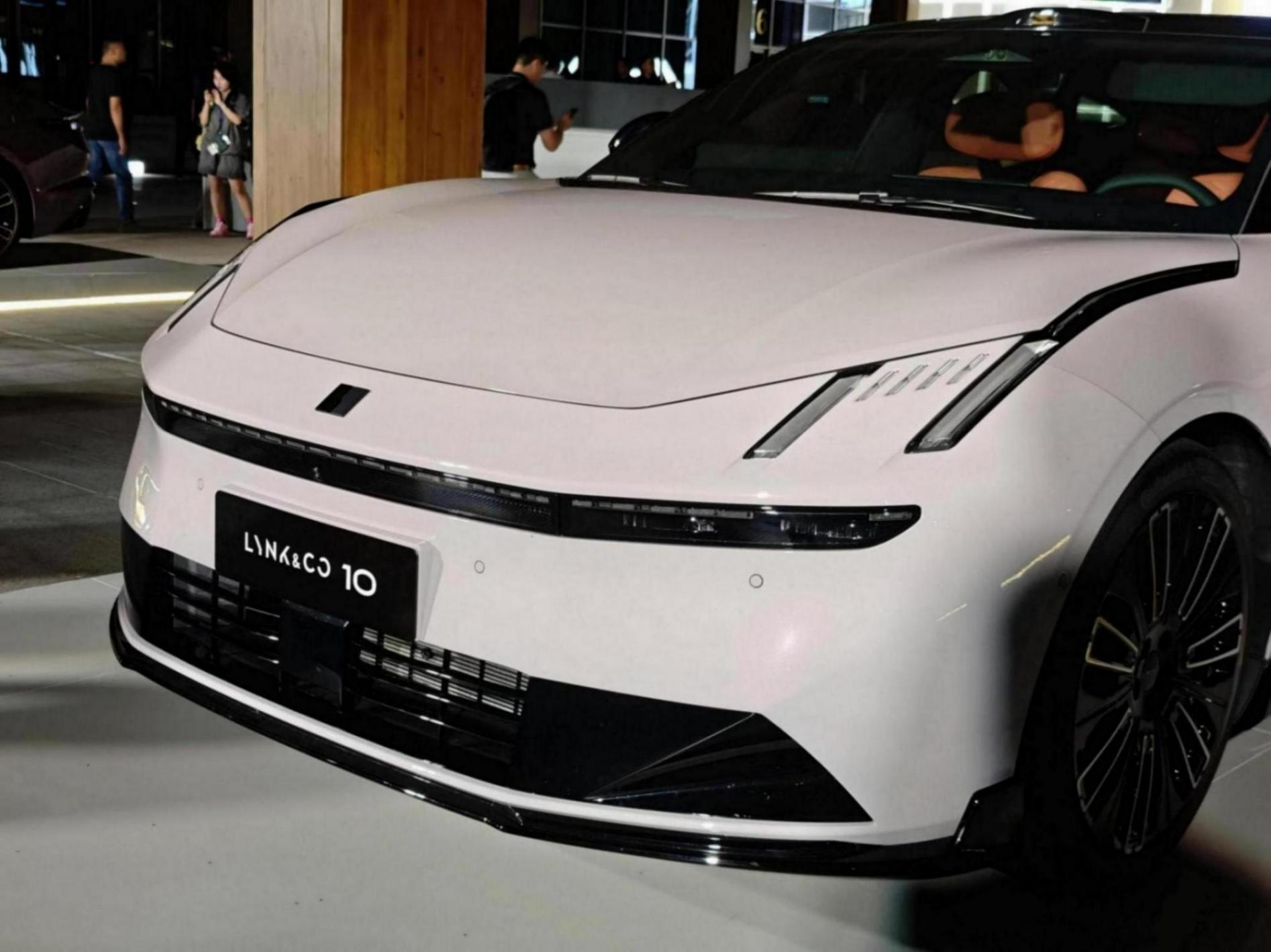 限時優惠價16.38-20.18萬元 領克10 EM-P正式上市