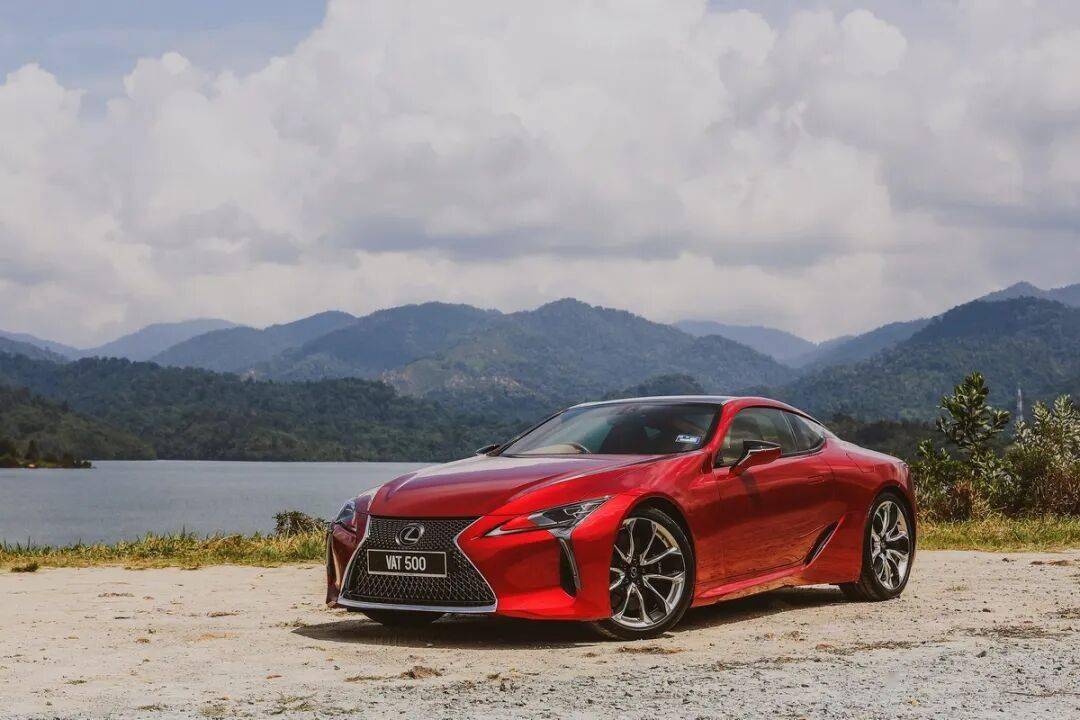 公路上的藝術(shù)品,雷克薩斯LC500