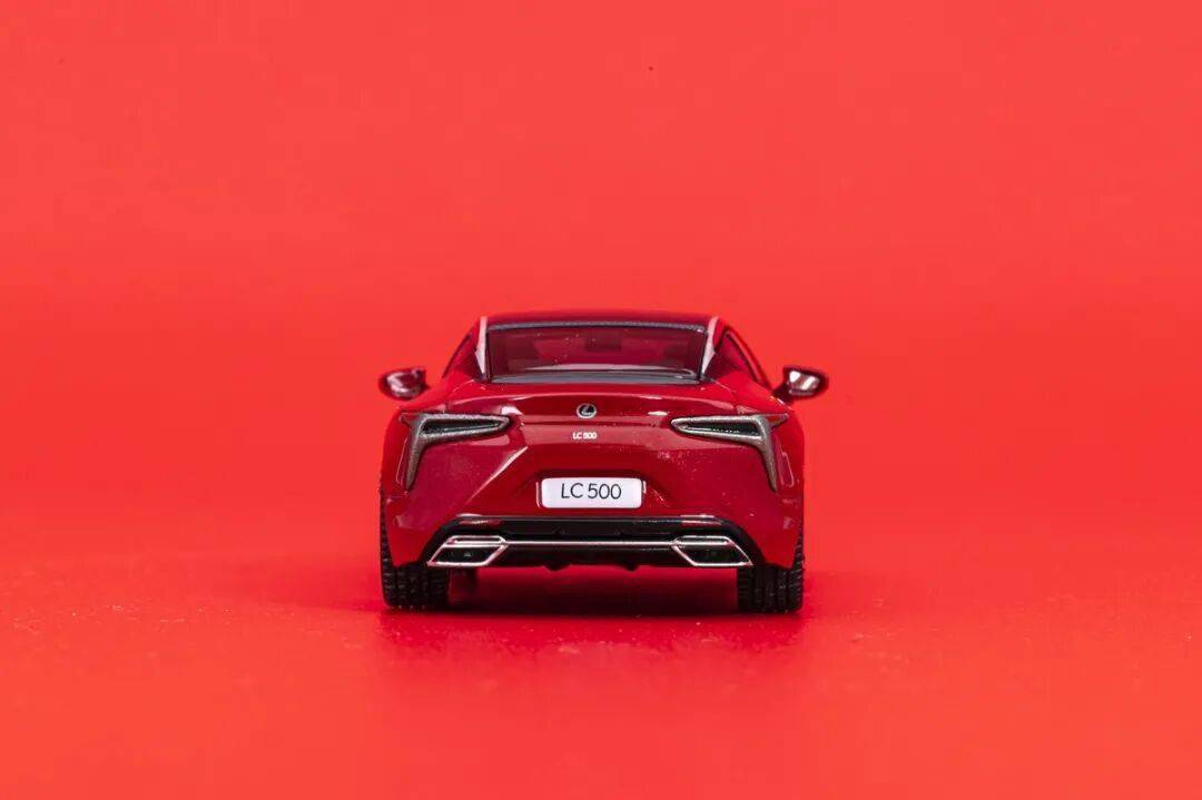 公路上的藝術(shù)品,雷克薩斯LC500