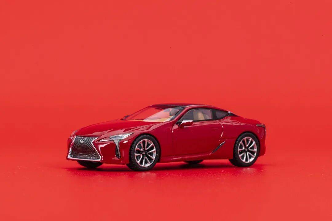 公路上的藝術(shù)品,雷克薩斯LC500