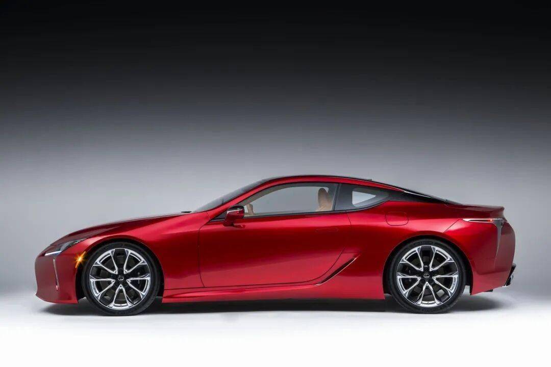 公路上的藝術(shù)品,雷克薩斯LC500