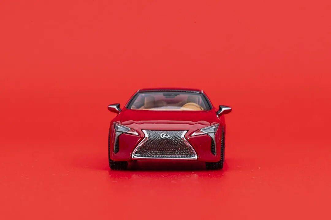 公路上的藝術(shù)品,雷克薩斯LC500