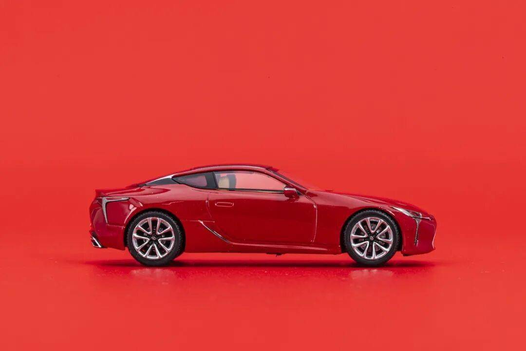 公路上的藝術(shù)品,雷克薩斯LC500