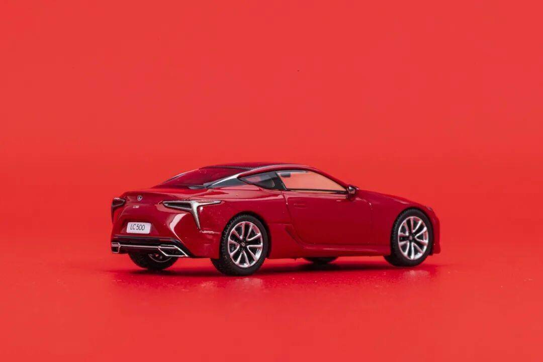 公路上的藝術(shù)品,雷克薩斯LC500