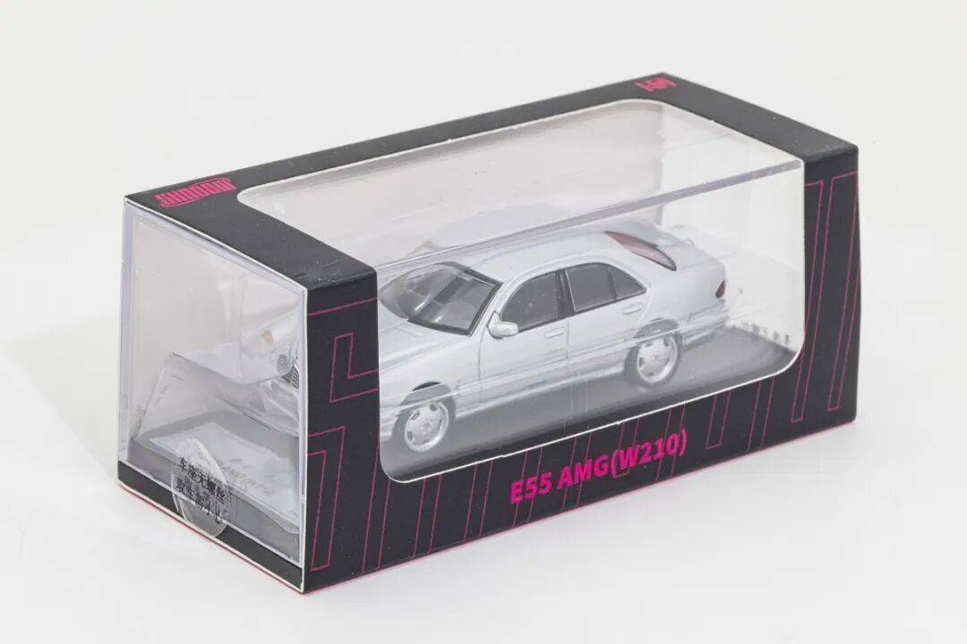 手掌上行政豪華轎車的狂暴之心