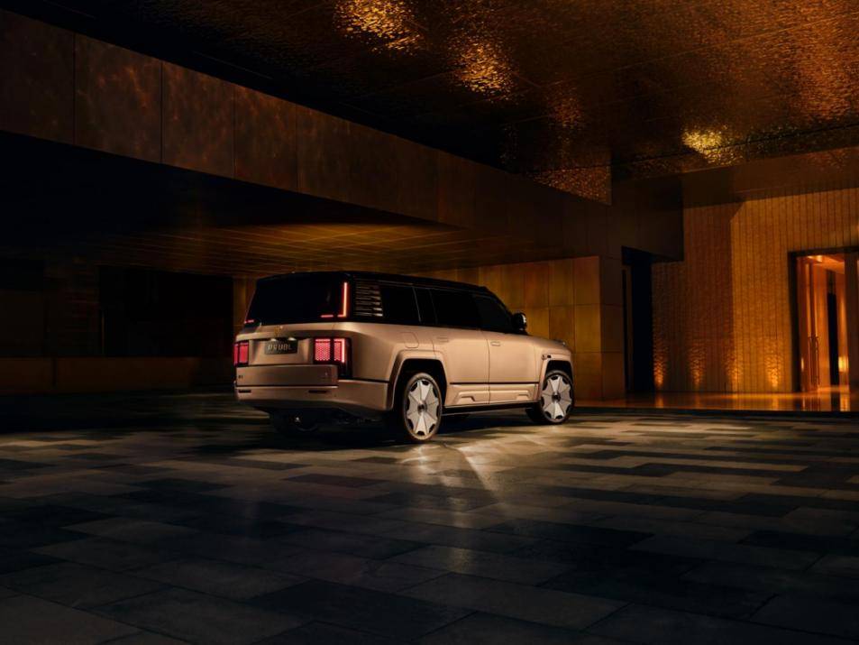 仰望U8L鼎世版上市:以“鼎”級標準重構百萬級行政豪華SUV新范式