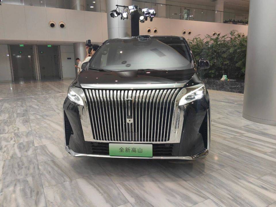 全新魏牌高山7預售28.98萬,標配四驅+激光雷達