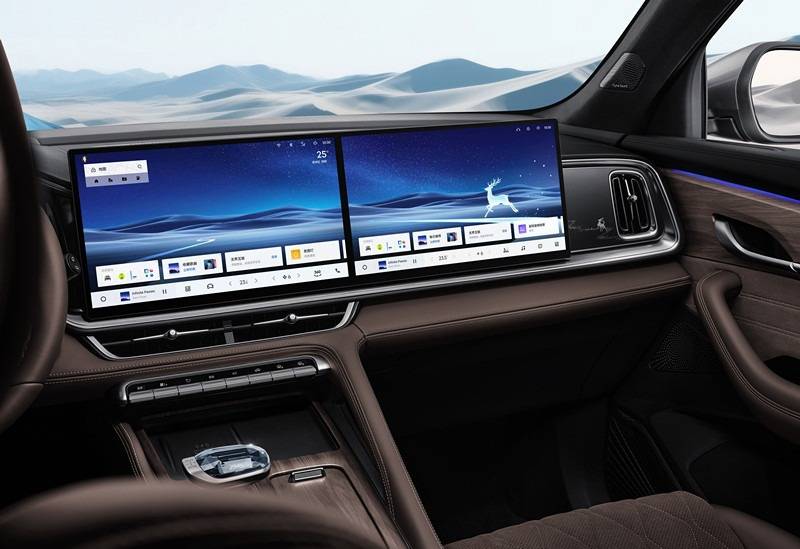 燃油車“未來(lái)態(tài)” 吉利全新東方耀系列上市9.87萬(wàn)起