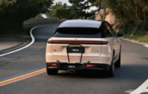 理想i6使用磷酸鐵鋰電池?李想:提供更好的低溫性能和最快的充電速度