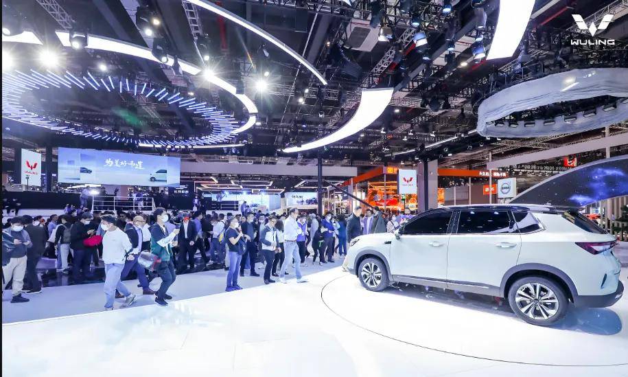 每天擰螺絲12個小時!985管培生喊“被騙了”