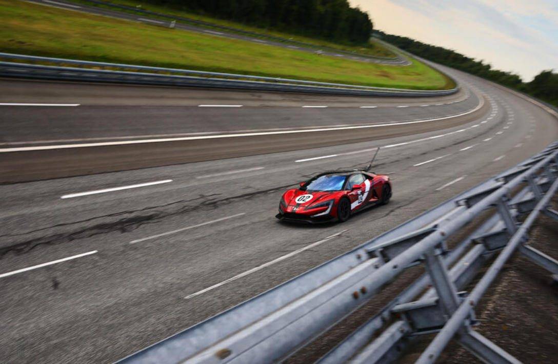 技術:500km/h的U9X好開嗎?開仰望破紀錄的老外Basseng告訴你