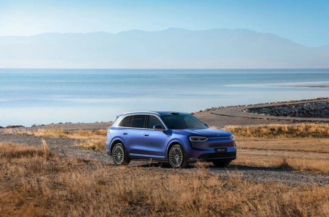 全新問界M7“王者歸來”“全優生”改寫競爭規則