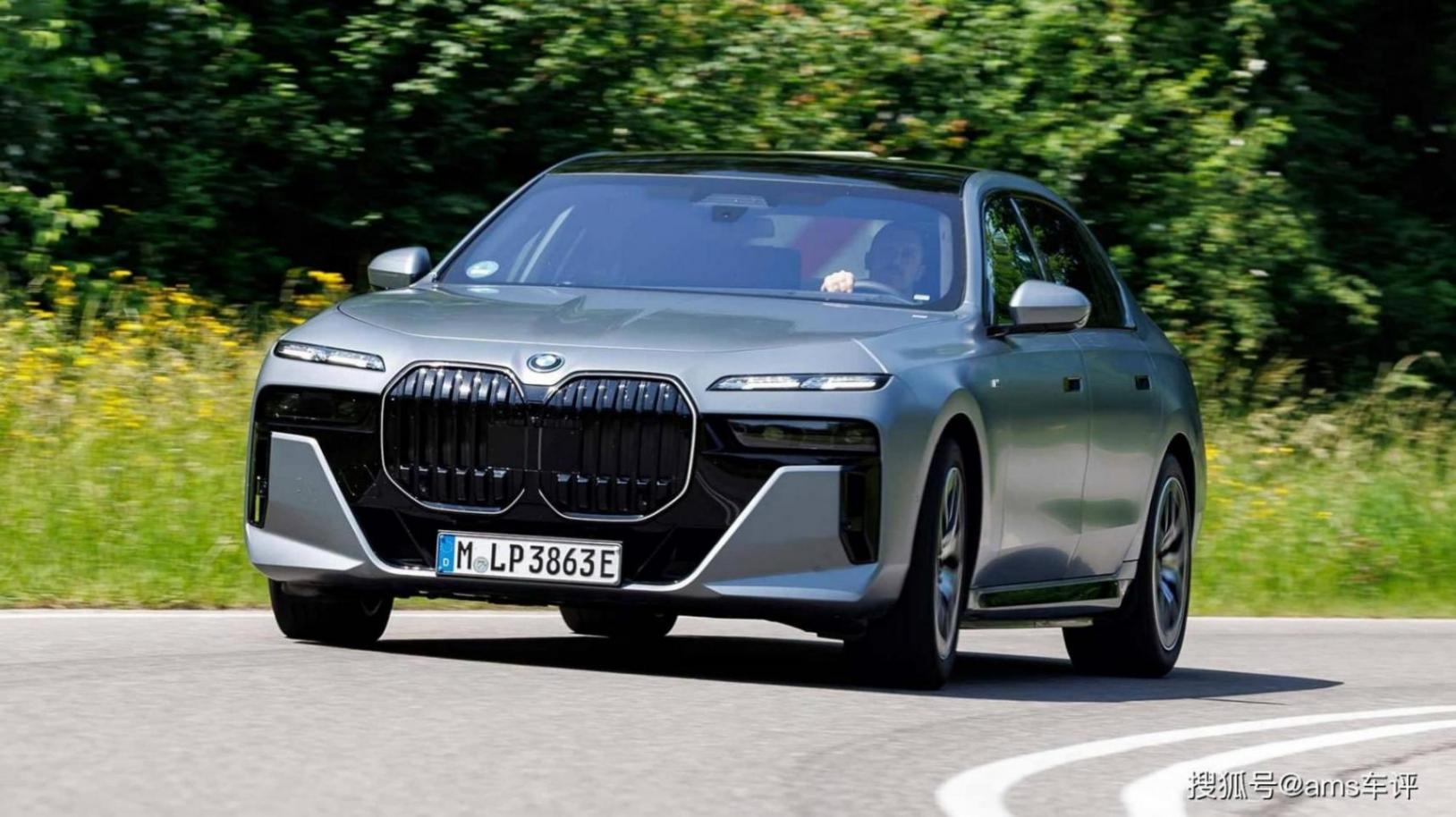 誰是最強(qiáng)電動(dòng)豪華轎車?BMW i7與奔馳EQS的巔峰對(duì)決