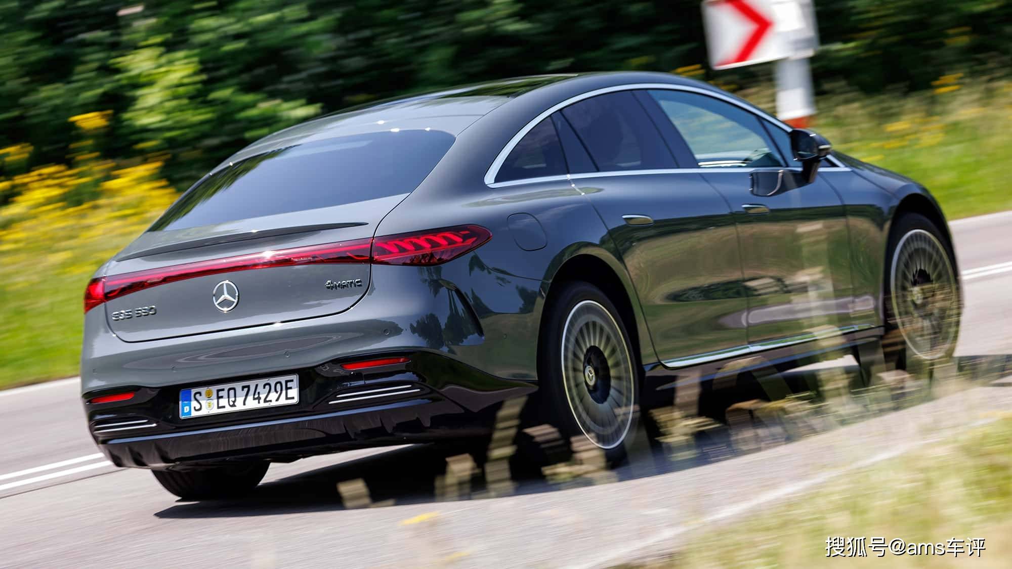 誰是最強(qiáng)電動(dòng)豪華轎車?BMW i7與奔馳EQS的巔峰對(duì)決