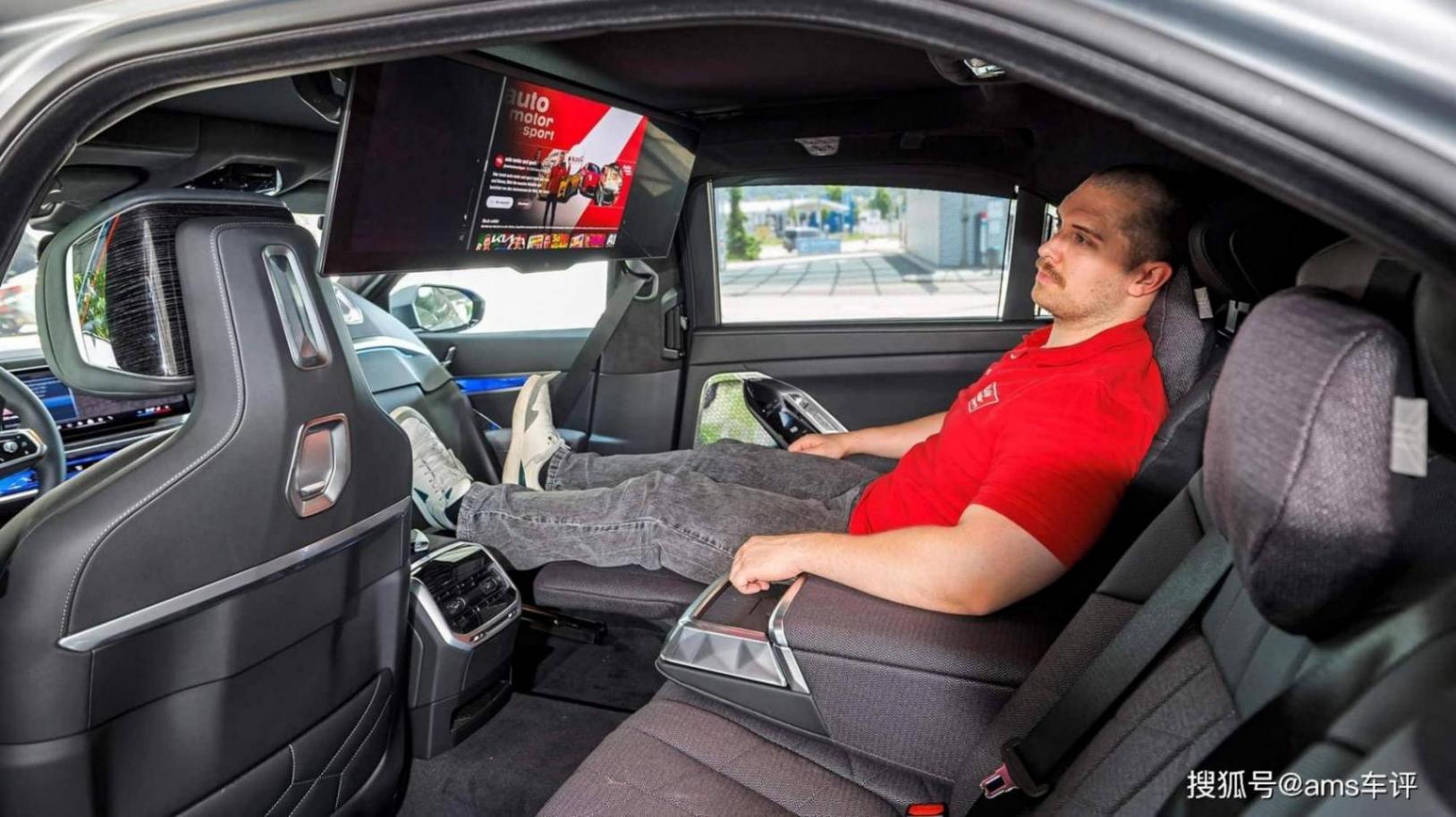 誰是最強(qiáng)電動(dòng)豪華轎車?BMW i7與奔馳EQS的巔峰對(duì)決