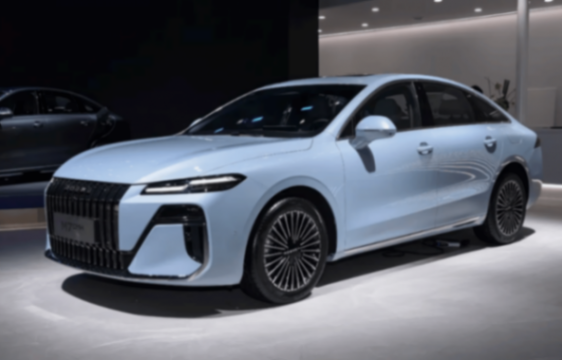 價格戰依舊在繼續!起售8.58萬,榮威M7 DMH這次要火了