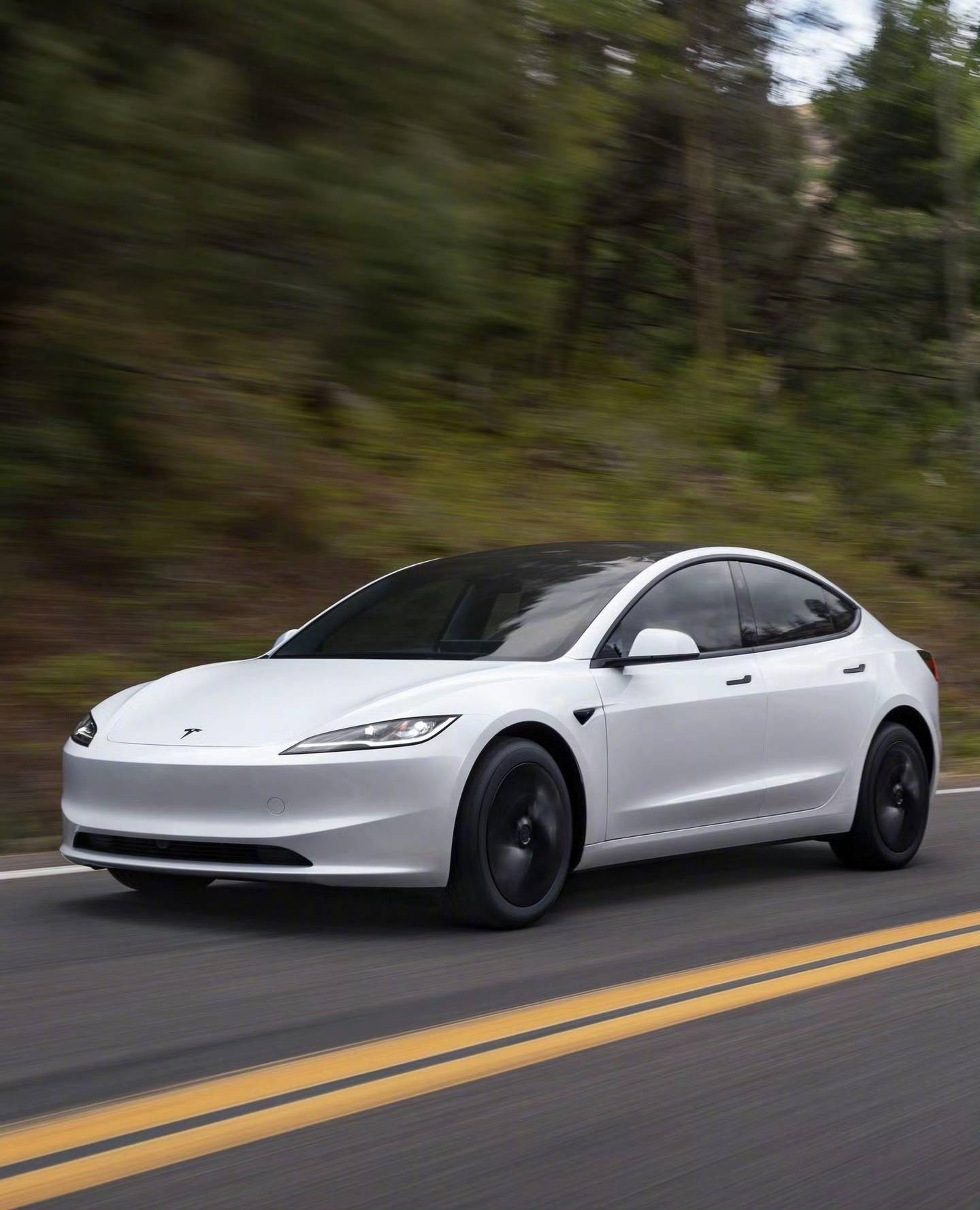 Model 3/Y標(biāo)準(zhǔn)版直降3.9萬,11月交付,不到20萬買特斯拉不是夢