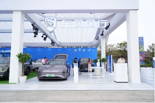 盛宴啟幕引期待 東風風行亮相武漢網(wǎng)球公開賽