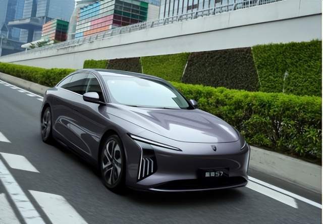 盛宴啟幕引期待 東風風行亮相武漢網(wǎng)球公開賽