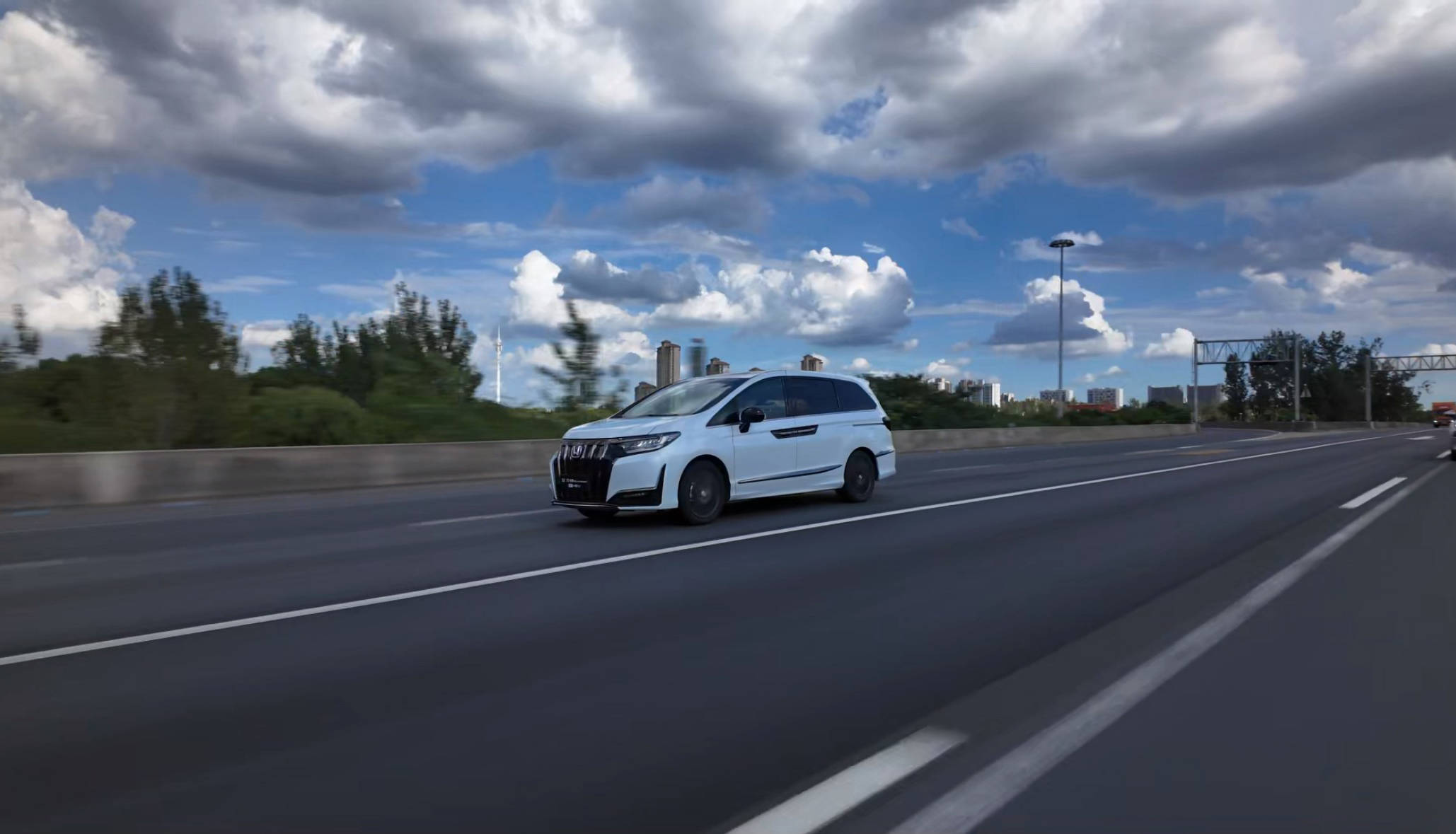 東風本田艾力紳1200公里長測:全程高能,MPV屆“六邊形戰士”