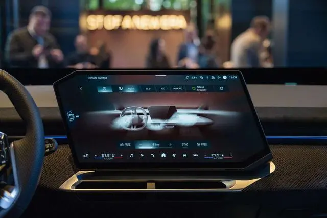 首款Neue Klasse架構打造的量產電動SUV:寶馬展示iX3,零百加速4.9秒