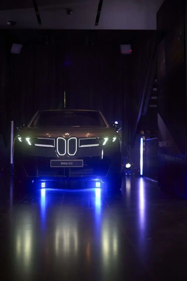 首款Neue Klasse架構打造的量產電動SUV:寶馬展示iX3,零百加速4.9秒