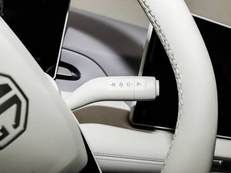 上市即月銷破萬,這臺純電兩廂車火了!