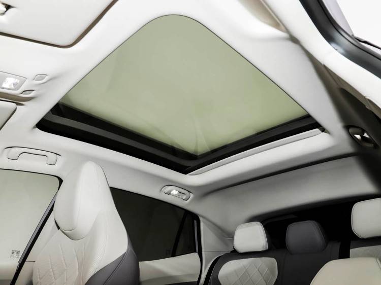 上市即月銷破萬,這臺純電兩廂車火了!