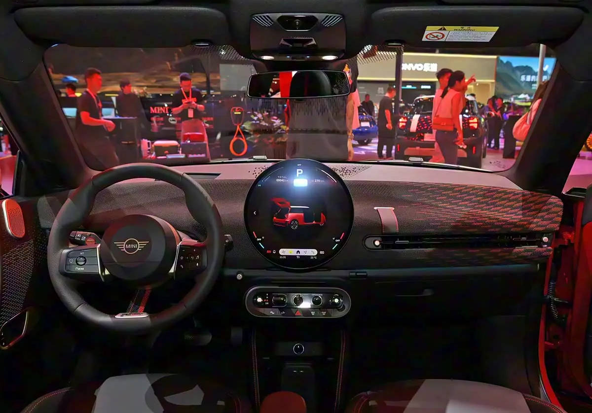 24.68萬(wàn)起售 電動(dòng)MINI JCW 蒙特卡洛之夜60周年紀(jì)念版上市