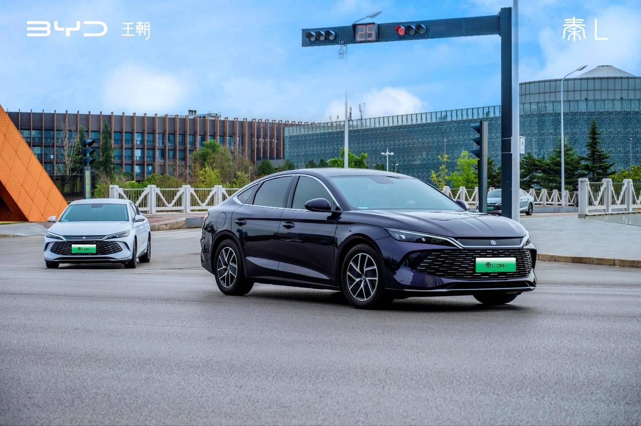 京東的業(yè)務(wù)本質(zhì)而言,電商平臺(tái)只是一方面,更多是物流、金融的基礎(chǔ)設(shè)施服務(wù)商,運(yùn)營(yíng)Robotaxi和它的基因是相通的