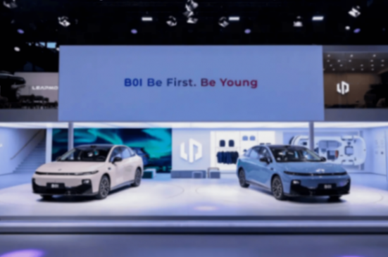 零跑B01:8.98萬起的“價格屠夫”,是真狠還是真值?