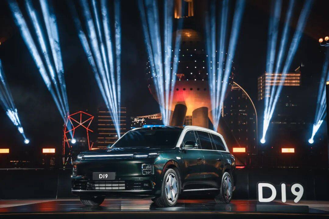 電池、油箱“大小”之爭:誰才是未來市場趨勢?