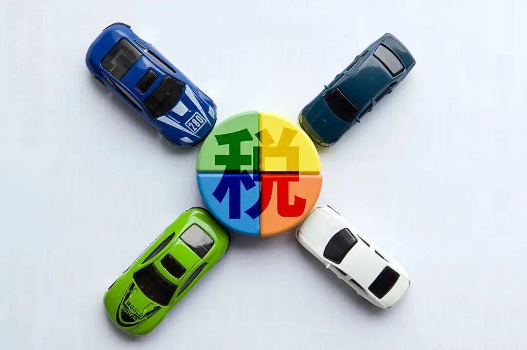 但翻看一下他們的大事年表:第一個(gè)量產(chǎn)項(xiàng)目是理想ONE;自研AEB成為國(guó)內(nèi)首個(gè)獲ENCAP五星評(píng)分的方案;開(kāi)發(fā)了國(guó)內(nèi)第一個(gè)實(shí)現(xiàn)NOA功能的MPV;理想、北汽、廣汽、地平線(xiàn)等產(chǎn)業(yè)資本支持……每件事都引人矚目。