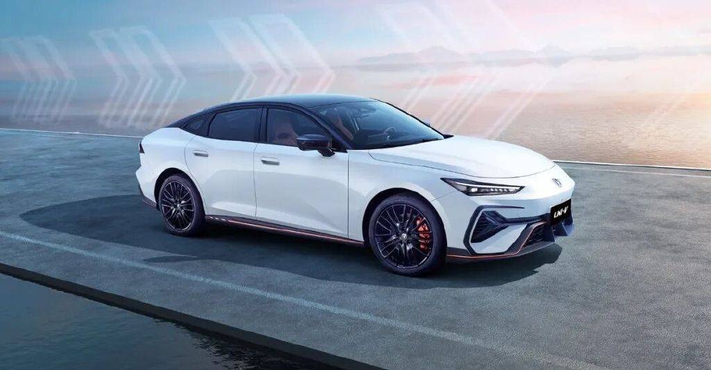 告別買菜車,年輕人的第一臺(tái)性能座駕,就看這三款