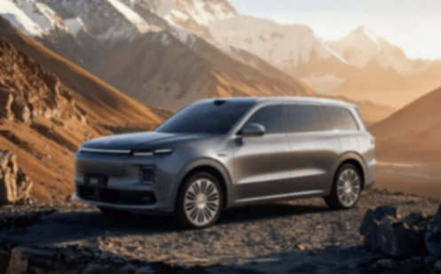 零跑首款MPV諜照曝光,5.2m車長,半價MEGA要來了