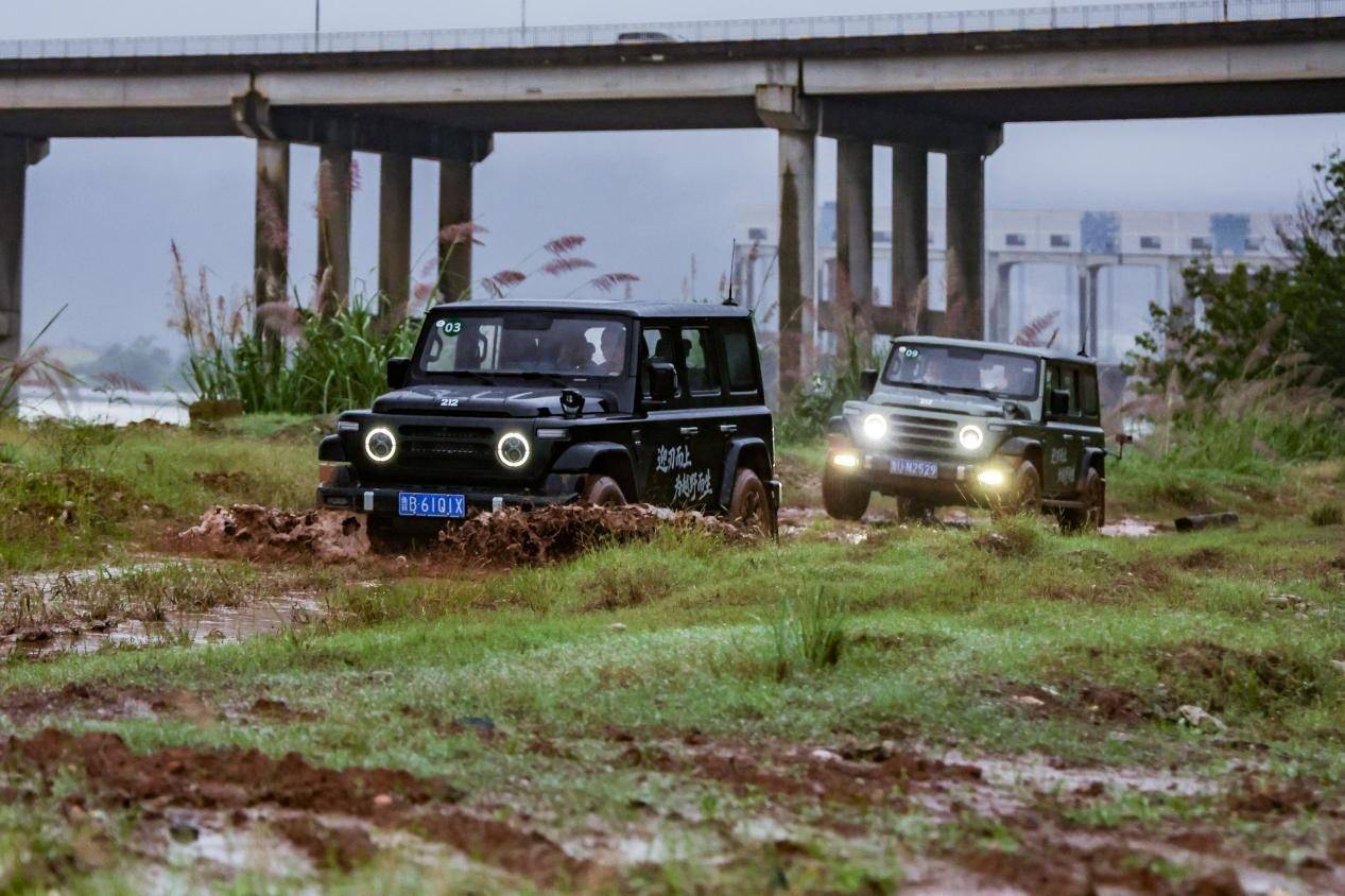 不是復古 而是回到越野本能212 T01柴油版試駕